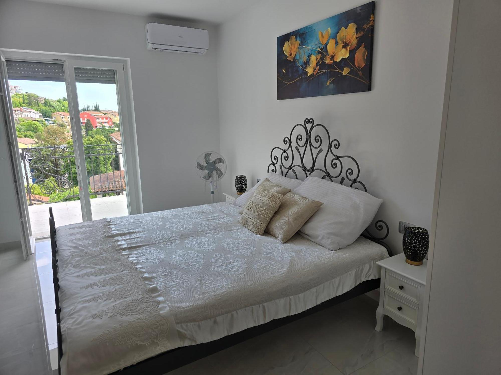 Mak Apartment *